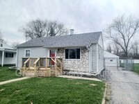 Building Photo - 311 Maple St