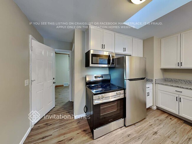 Building Photo - 2940 Orchard Ave N