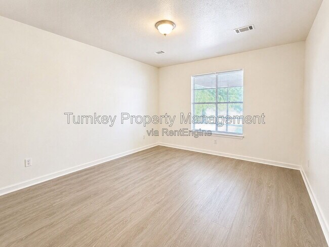 Building Photo - 9122 Tanya Dr