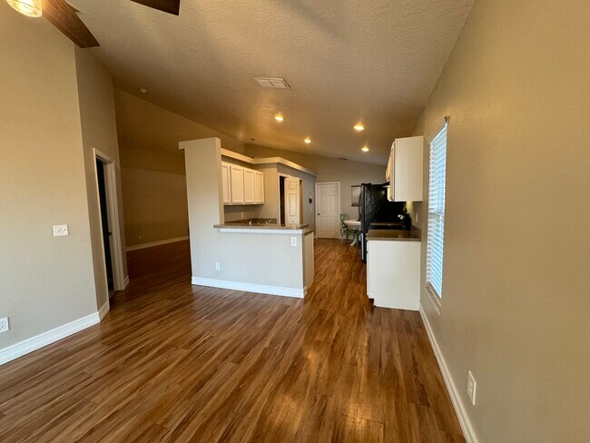 Building Photo - 322 Halstead Dr