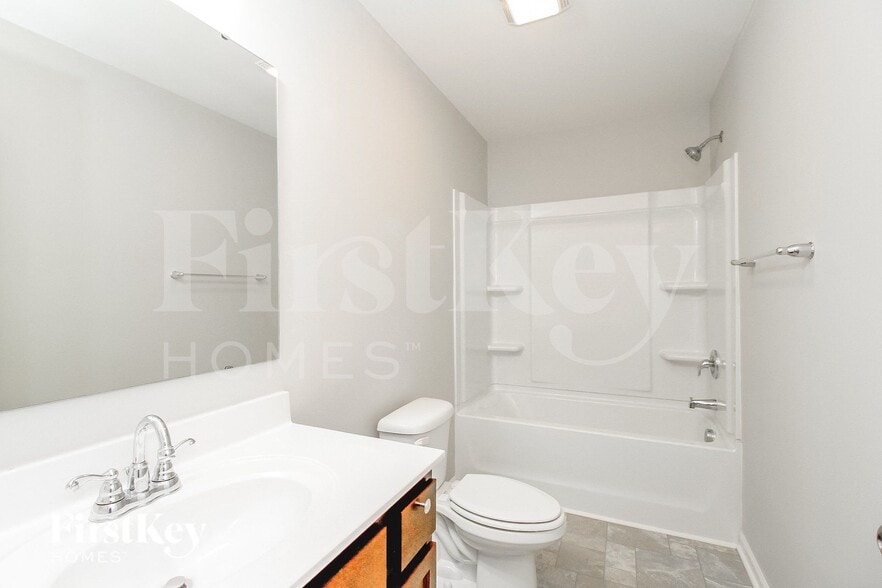 Building Photo - 335 Inlet Pl Dr