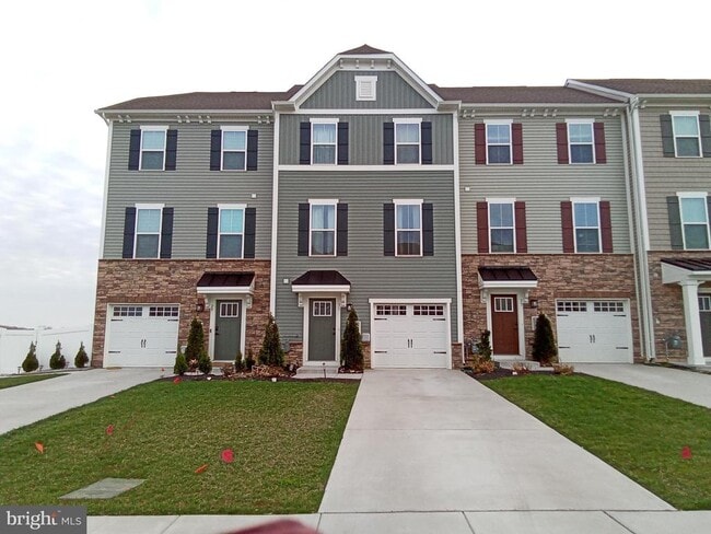 Building Photo - 31 Roundstone Run