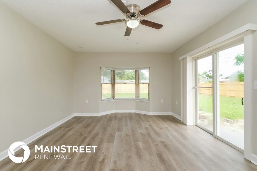 Building Photo - 114 N Meteor Ave