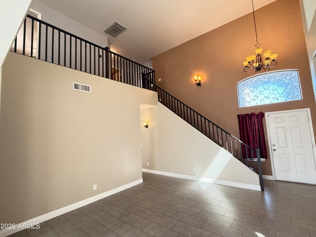 Building Photo - 6425 W Desert Hollow Dr