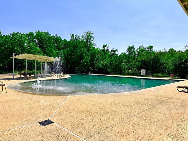 Building Photo - 8600 Cumbrae Ln
