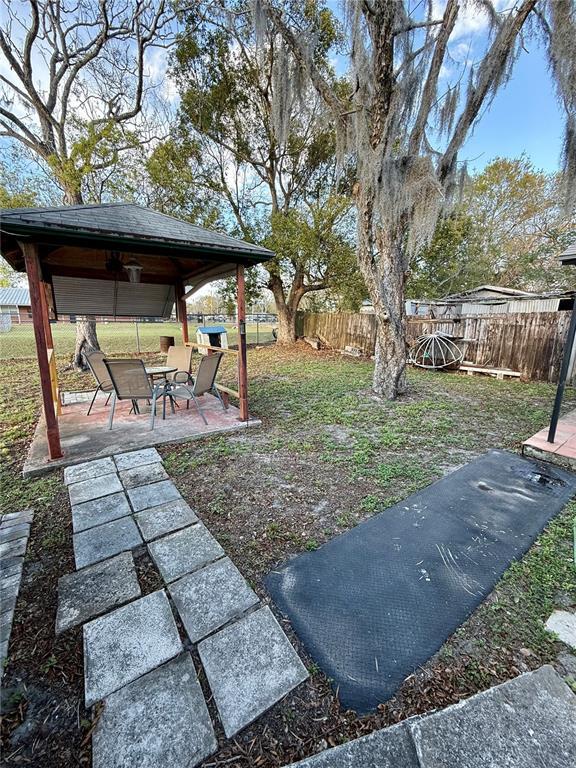 Building Photo - 106 Mason St