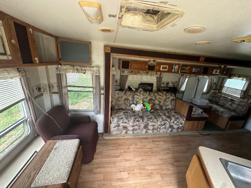 Building Photo - 613 N Eye St