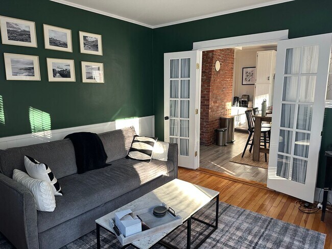 Building Photo - 23 Edwards St