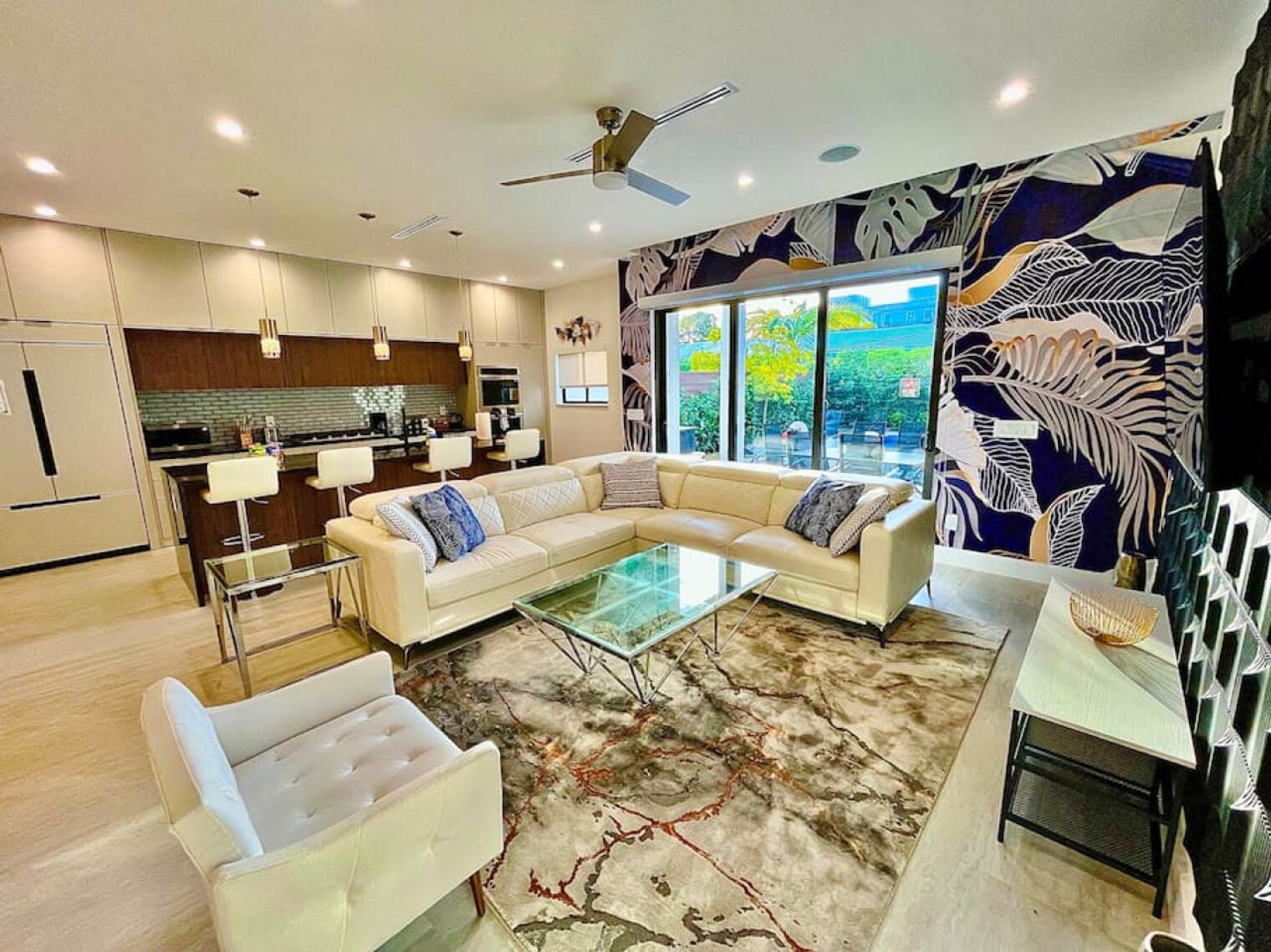 Building Photo - 1620 NE 6th St