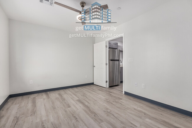 Building Photo - Modern 1-Bed 1-Bath Apartment Built in 2024