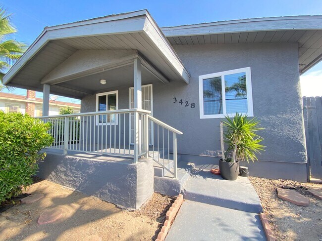 Building Photo - Great Normal Heights Location! IN UNIT Washer/Dryer, 2 Covered Parking Spots, Storage Locker!