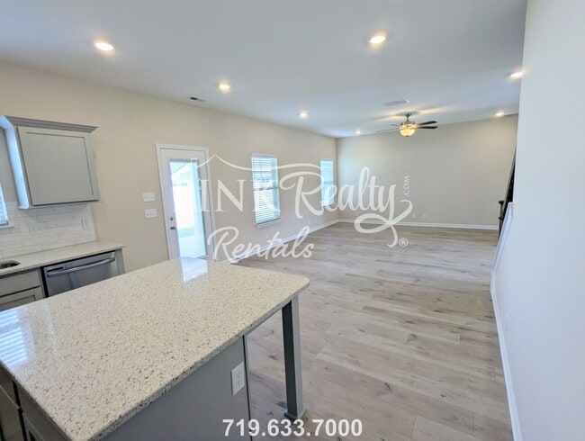Building Photo - 4014 Colleton Ln