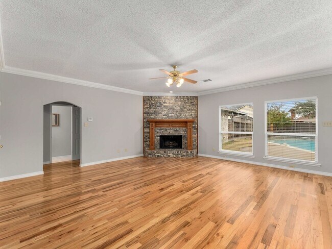Building Photo - 7010 Graham Dr