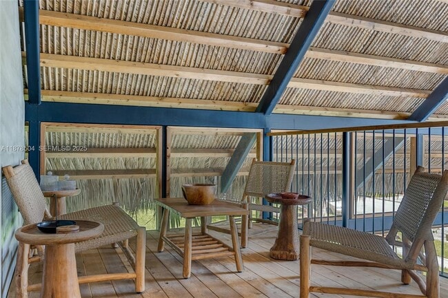 Building Photo - 1000 NW 9th Ct