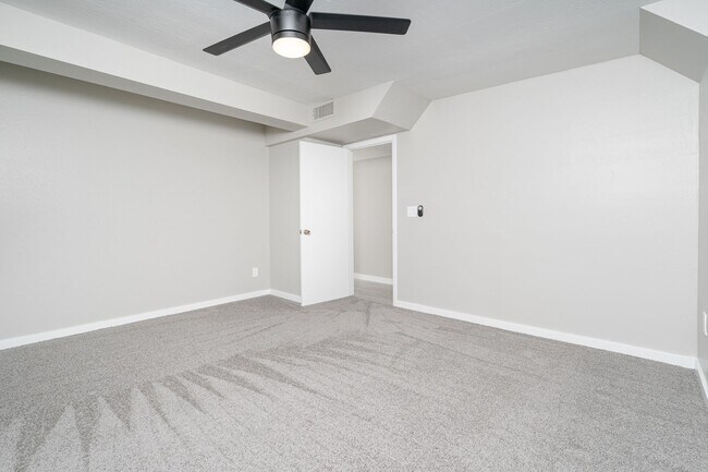 Building Photo - Stunning 3-Bedroom Home in Prime Glendale Location