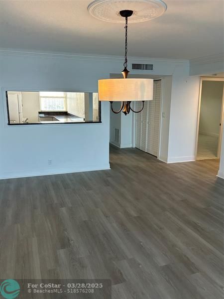 Building Photo - 1012 N Ocean Blvd
