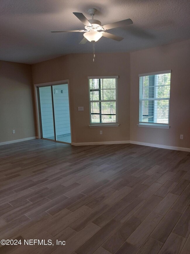 Building Photo - 12866 Josslyn Ln