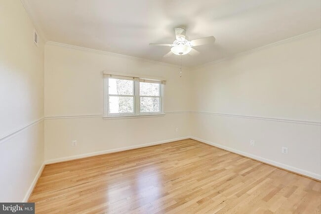 Building Photo - 4001 N Ridgeview Rd