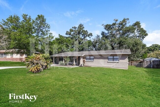 Building Photo - 3408 E Knollwood St