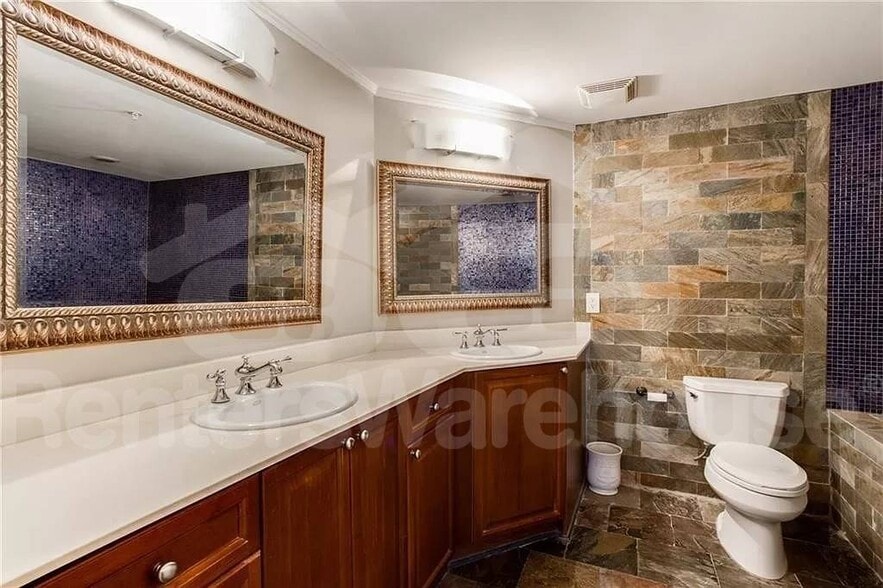 Building Photo - 3275 Lenox Rd NE