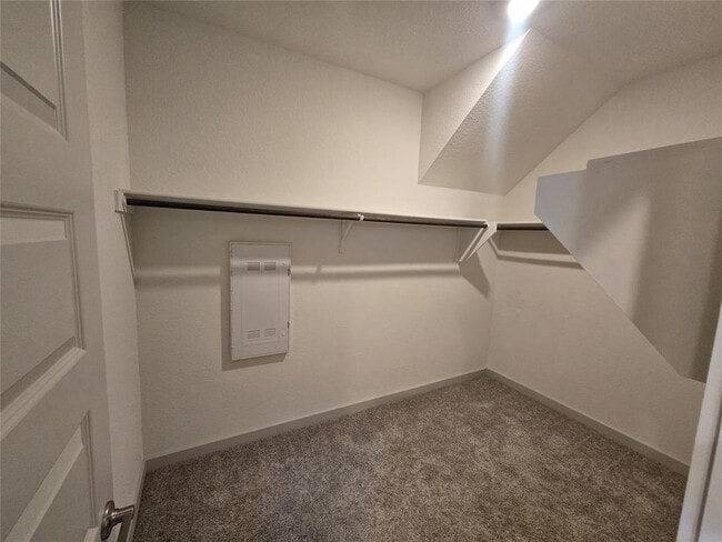 Building Photo - 2113 Daleside Ln