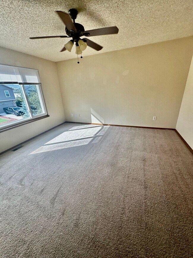Building Photo - 2039 Fairweather Way