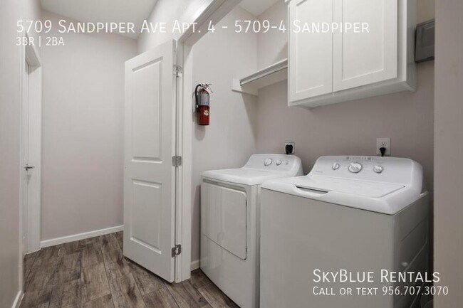 Building Photo - 5709 Sandpiper Ave