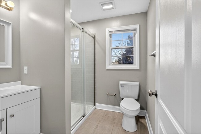 Building Photo - Studio in Newark Showing Saturday 1/31 9:30am-9:45am