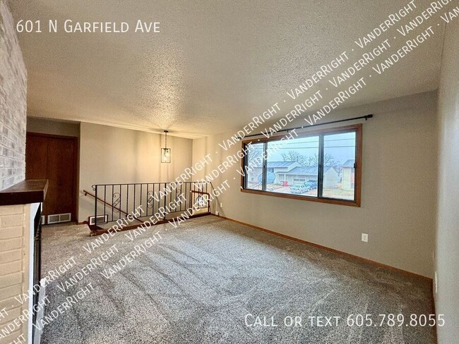 Building Photo - 601 N Garfield Ave