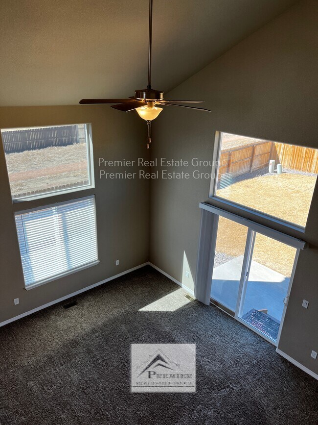 Building Photo - 10812 Yuba Dr