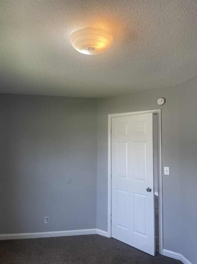 Building Photo - 204 B  Arkansas Ave Oak Grove KY 42262