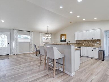 Building Photo - 4835 E Piccadilly Rd