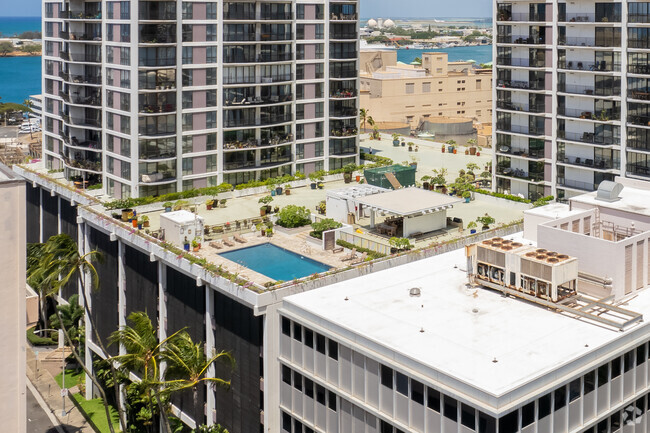 Harbor Square at 700 Richards Street in Honolulu, Hawaii - Harbor Square