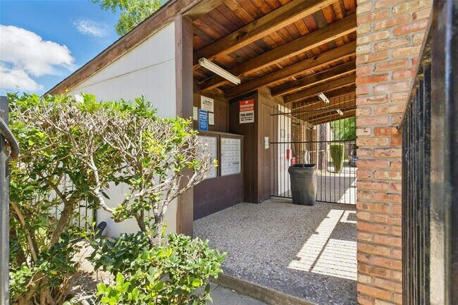 Building Photo - 17230 Imperial Valley Dr