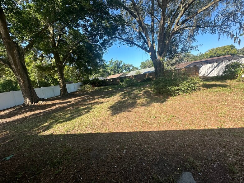 Fully fenced in yard - 508 Hillpine Way