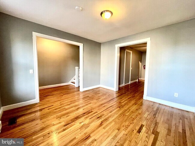 Building Photo - 3540 Warder St NW