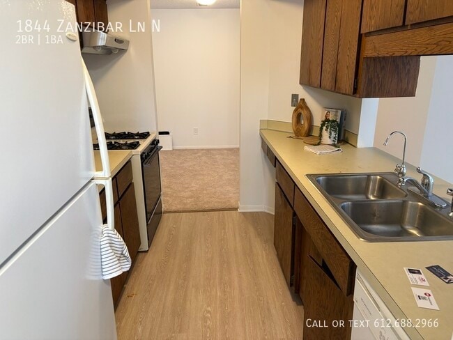 Building Photo - 1844 Zanzibar Ln N