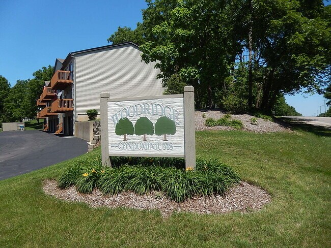 Building Photo - 375 Woodridge Cir