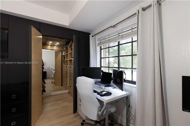 Building Photo - 4154 Forest Dr