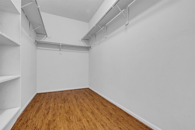 Building Photo - 16343 Mellow Oaks Ln