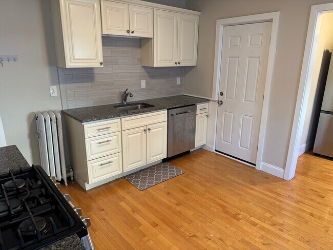 Building Photo - 234 Boylston St