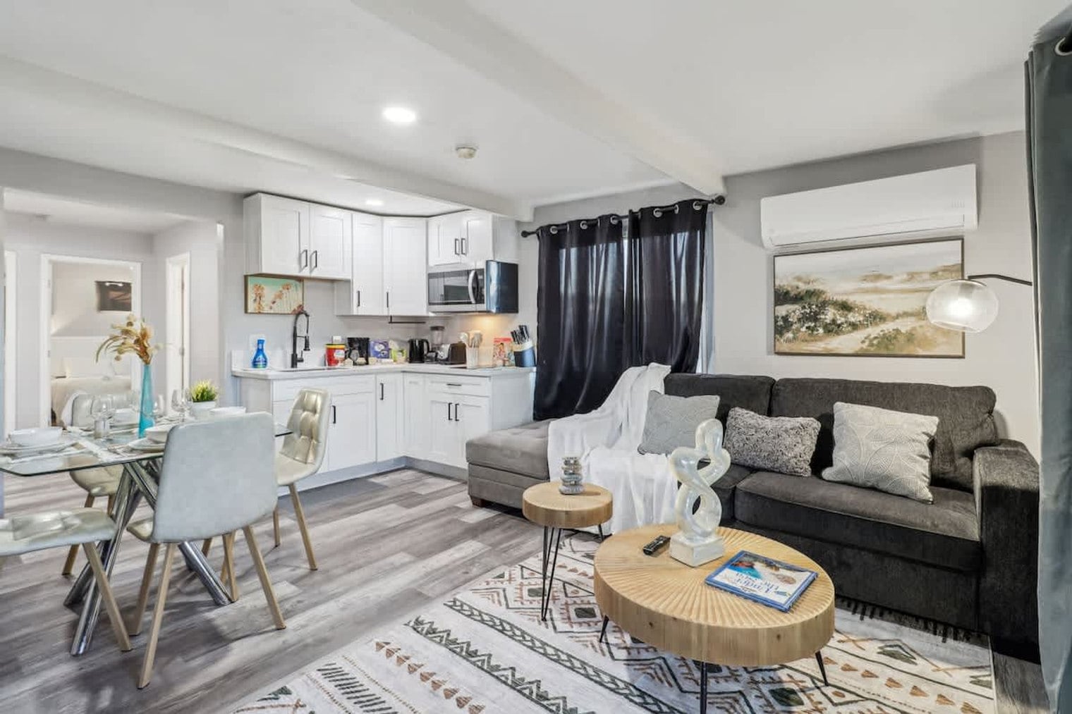 Building Photo - 609 Carlsbad St