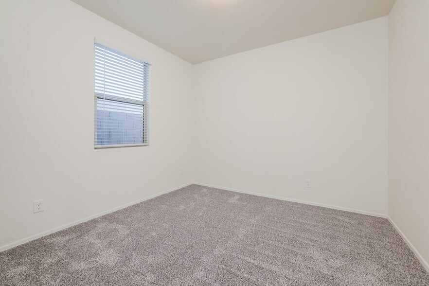 Building Photo - 12100 W Charismatic Dr