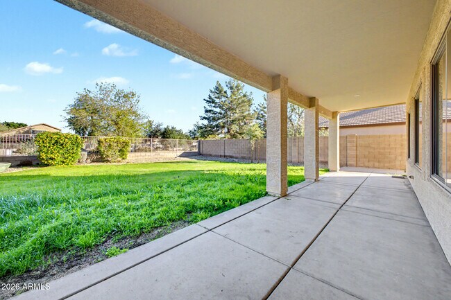 Building Photo - 7456 W Aurora Dr