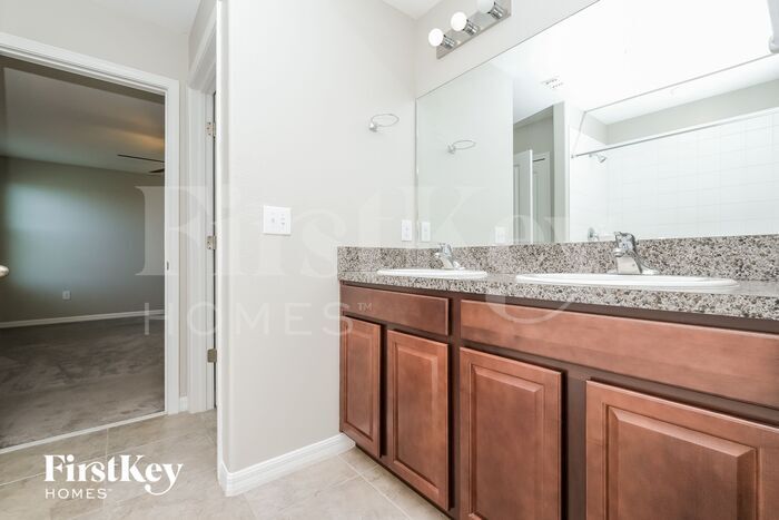 Building Photo - 5050 Brickwood Rise Dr