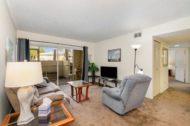 Building Photo - Furnished Seasonal Condo