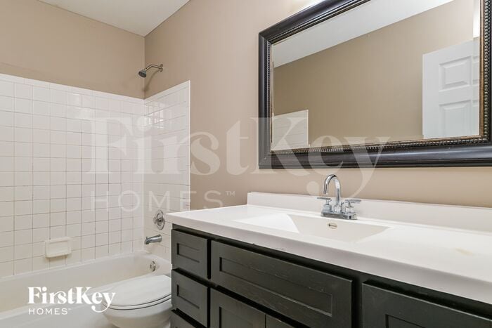 Building Photo - 16727 N Fork Ridge Dr