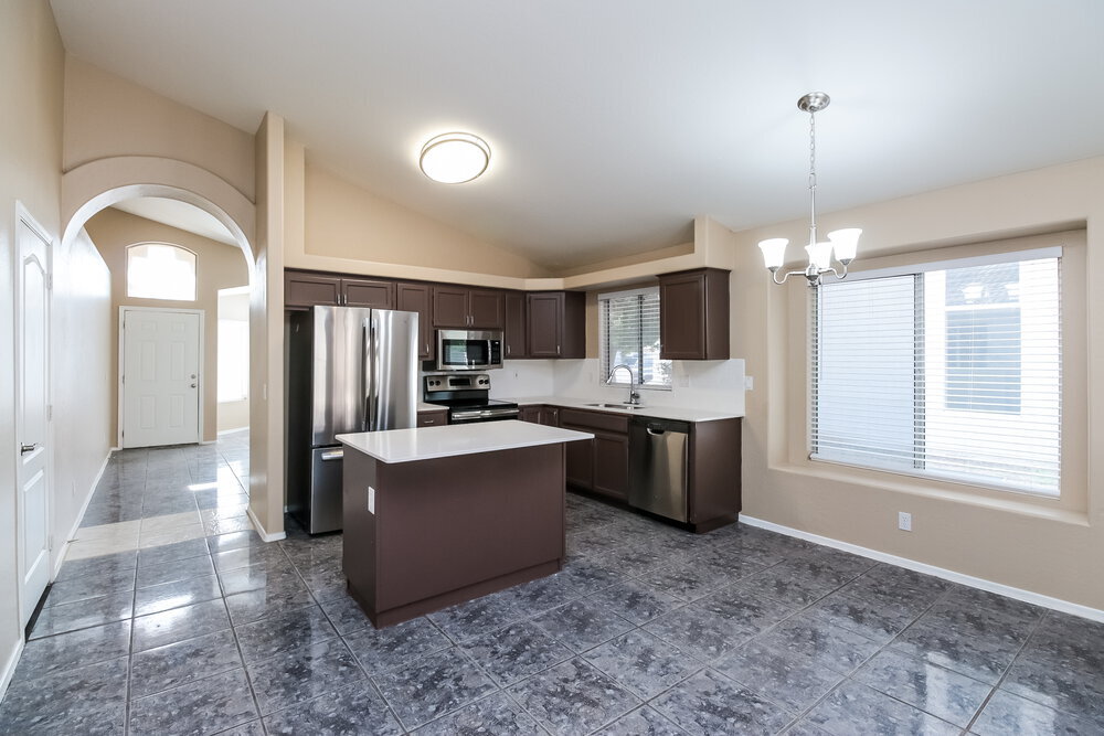 Building Photo - 832 E Baylor Ln