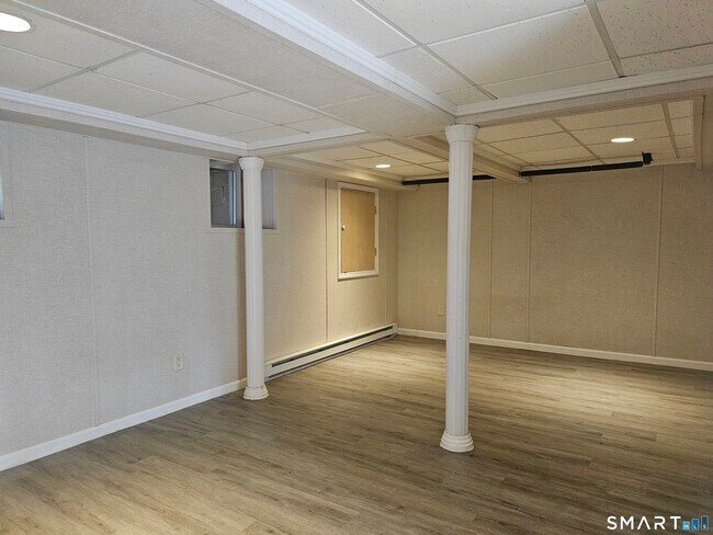 Building Photo - 932 Saybrook Rd