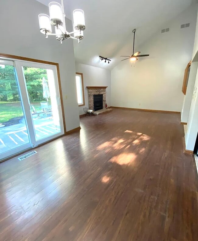 Building Photo - 3101 E Stoll Rd